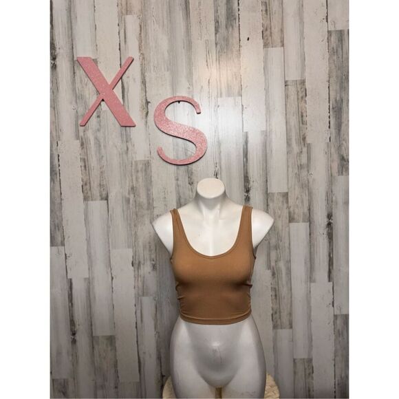 No Brand Tops - Tan tank top size XS